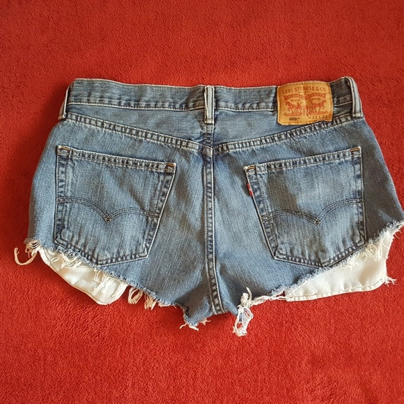 Levi's Pants - Levi's Cutoff Denim Shorts
Sz 33